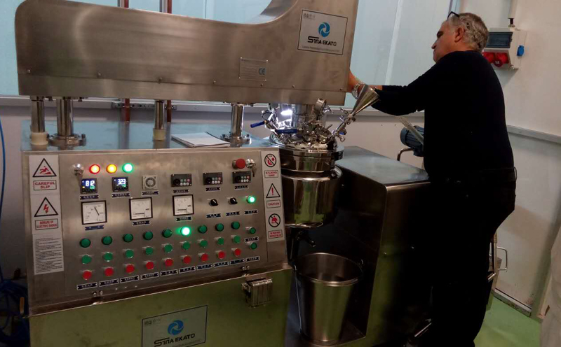 SME-A-5L下均質(zhì)真空乳化機 SME-A-5L下均質(zhì)真空乳化機